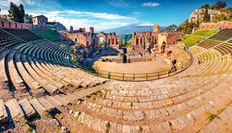 Découverte fascinante du théâtre gréco-romain de Taormina