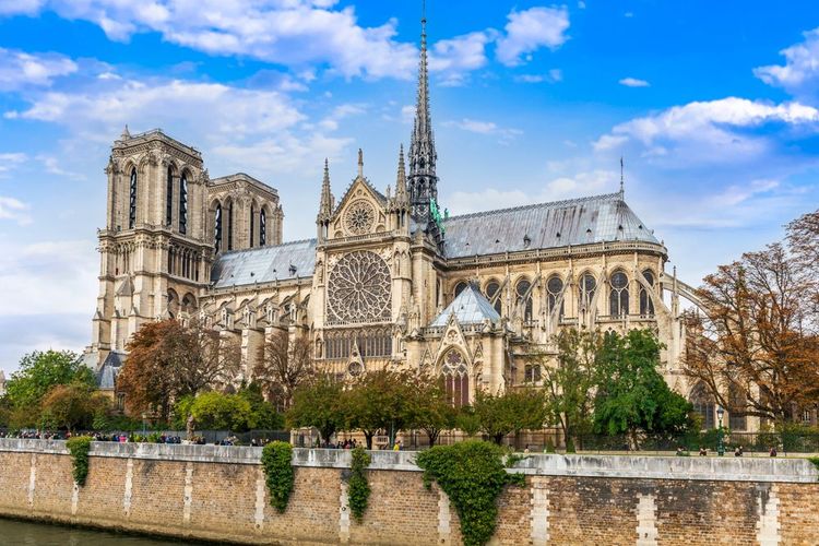 Notre-Dame a retrouvé sa flèche et sa superbe