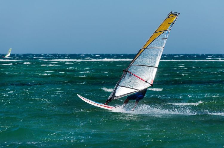 Planche à voile à Naxos