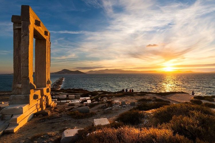 Coucher de soleil sur le Temple d'Apollon