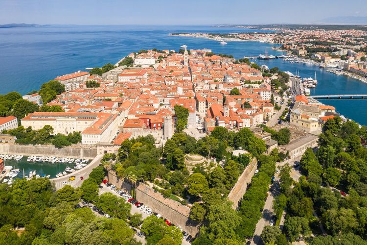 La vieille ville est circonscrite dans la forteresse