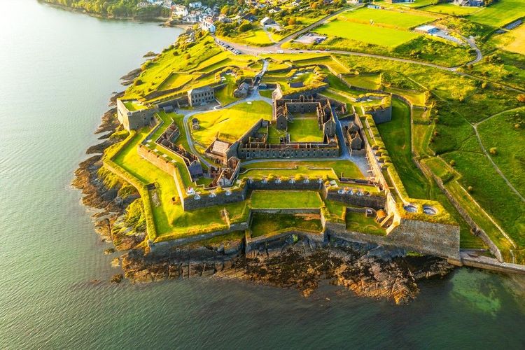 Vue aérienne sur le Fort Charles de Kinsale