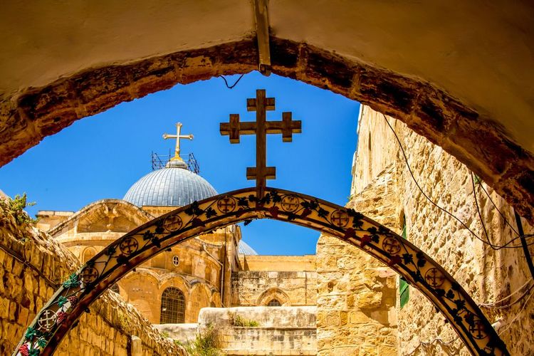 Les croix de la Via Dolorosa où Jesus tomba pour la 3ème fois