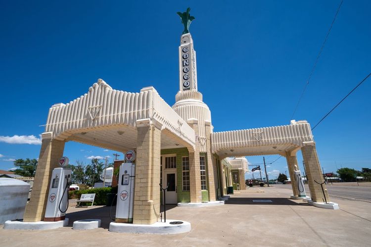 La mythique tour Conoco de station-service de Shamrock, Texas.