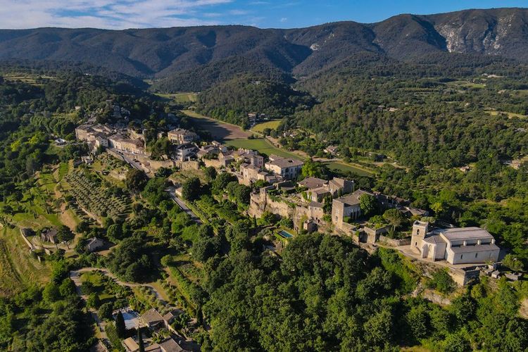 Vue d'ensemble du village de Ménerbes