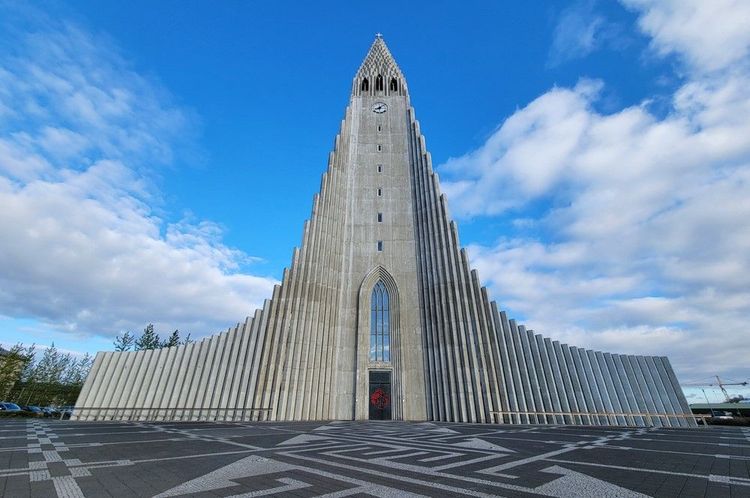 L'église Hallgrímskirkja, la sentinelle imposante de Reykjavik