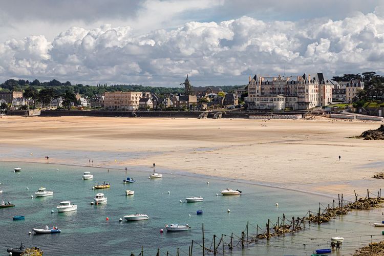la plage de Saint Lunaire, en Bretagne