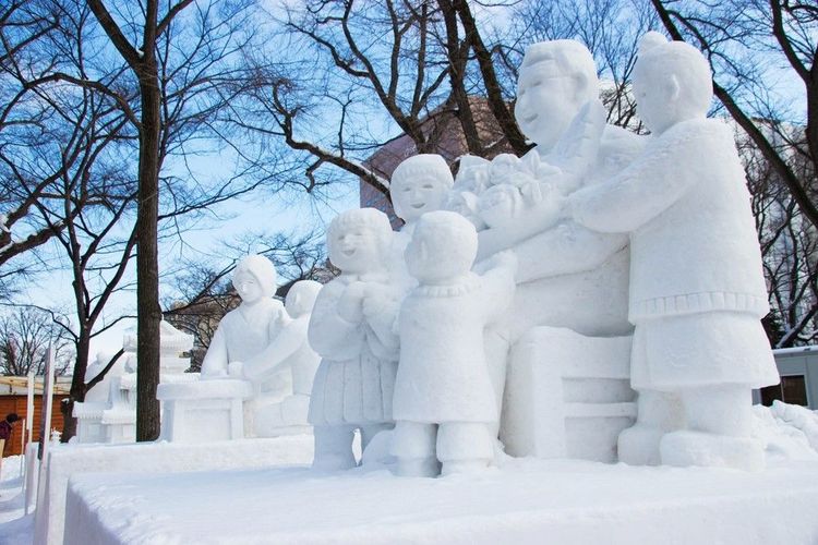 Pendant le festival, les familles vont voir d'autres familles... en glace