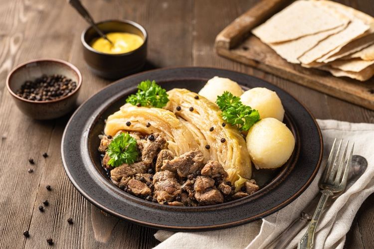 Le Fårikål, plat automnal à base d'agneau et de chou bouilli
