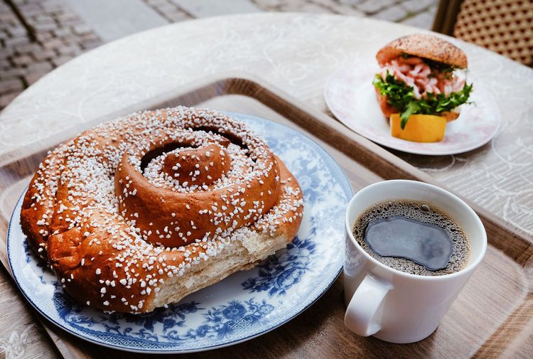 Le fika se fait autant avec du sucré que du salé