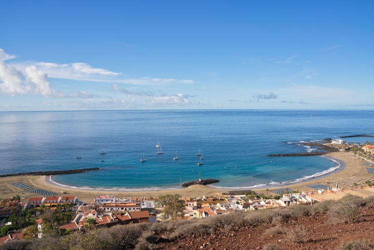 Der Strand von Las Vistas auf Teneriffa, Kanarische Inseln, Spanien, Europa