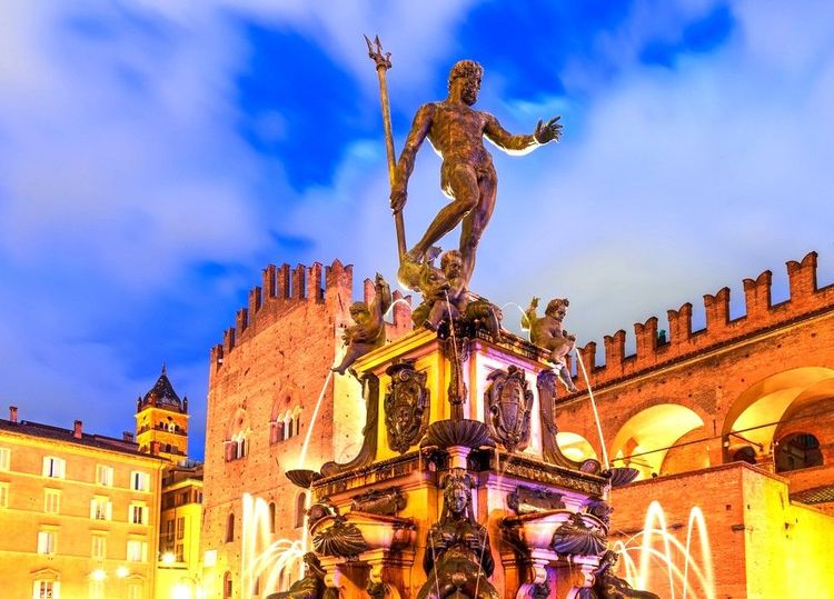 La place dominée par Neptune