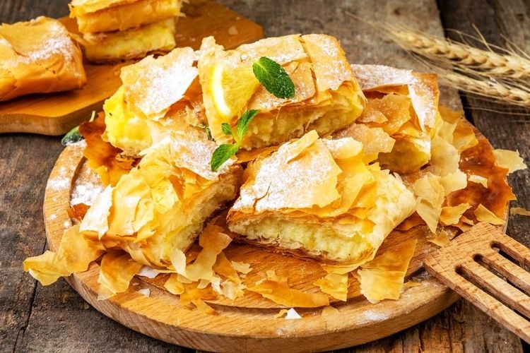 La bougatsa est un feuilleté crémeux arômatisé à la cannelle