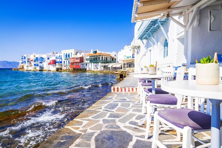 Les restaurants au bord de la mer à Mikonos