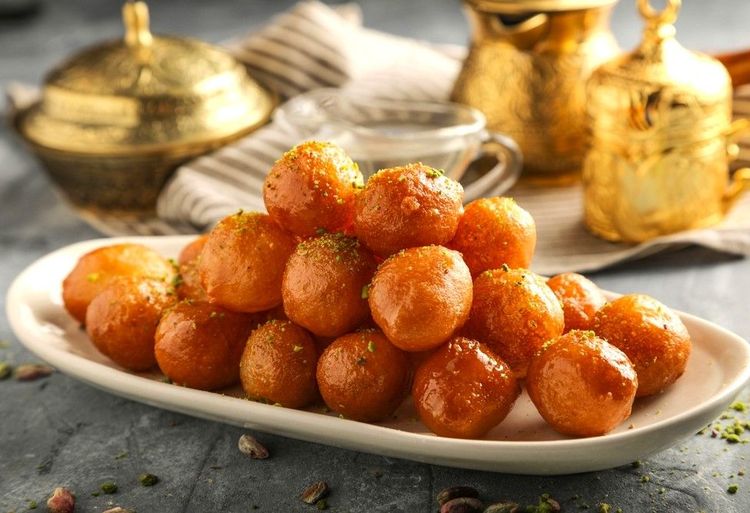 Les lokmas, boulettes patissières pleines de sucre