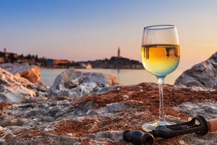 Un verre de Pošip accompagne à merveille les fruits de mer