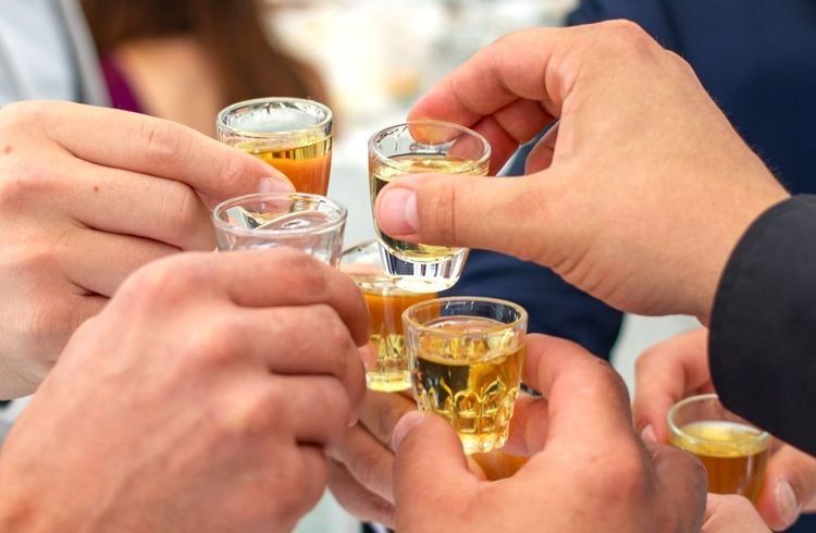 Le Rakija est l'appéritif de l'amitié