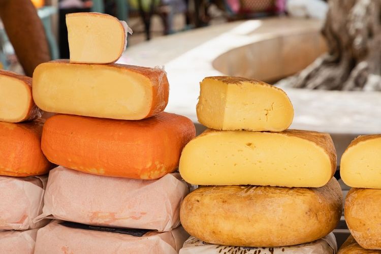 Fromage local vendu sur le marché de Mahon