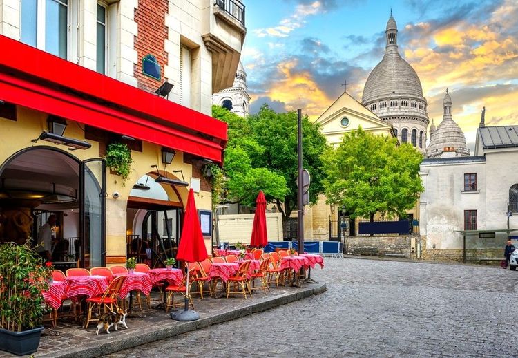 Terrasse place du Tertre, à Montmartre