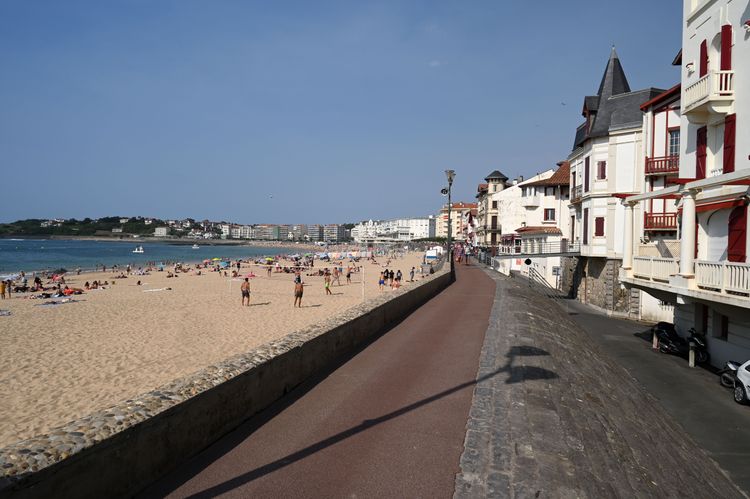 Paseo por la calle Jacques Thibaud