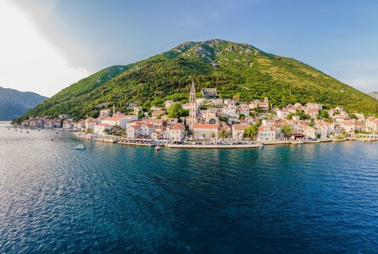Perast, au pied de la colline Saint-Elie.