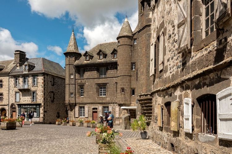  Salers, Auvergne, France