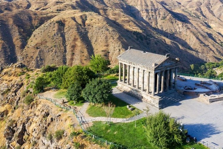 Plongée dans l'Antiquité avec le Temple de Garni, une merveille gréco-romaine arménienne