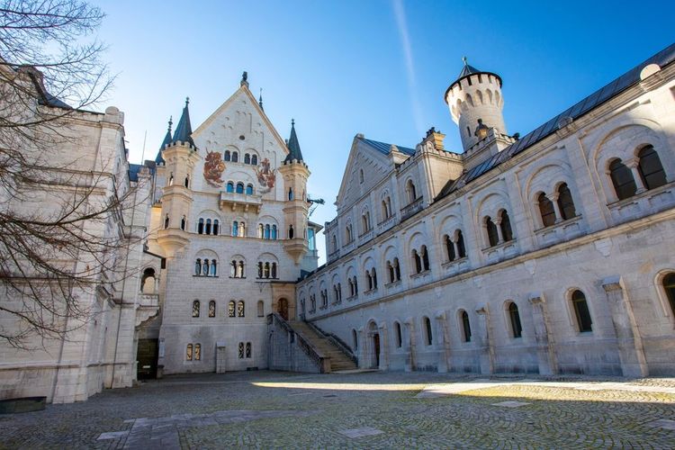 Monument historique célèbre en Bavière, Allemagne, bâtiments du château de Neuschwanstein