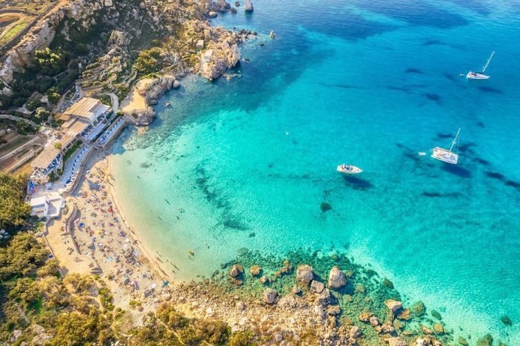 La plage de Paradise Bay, Malte