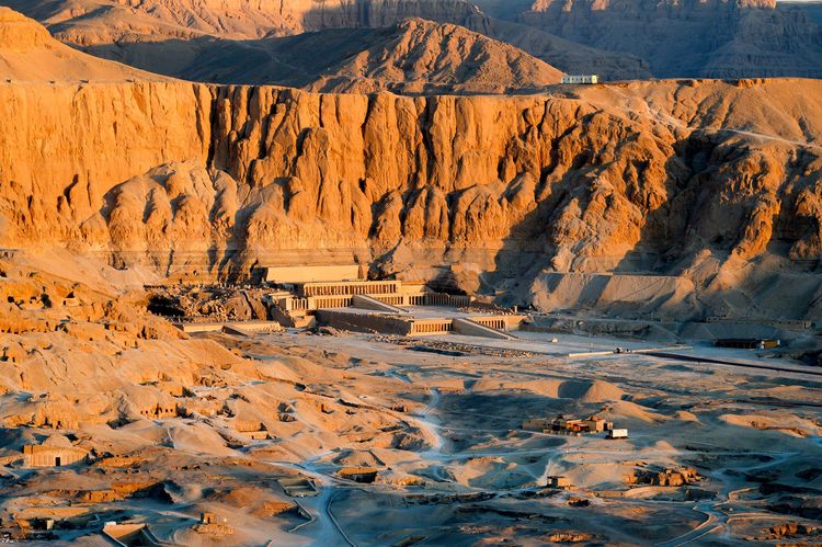 Let's discover Hatshepsut's temple together