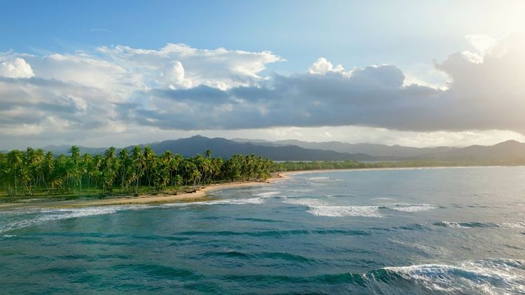 La Cordillère centrale vue depuis la plage El Limon