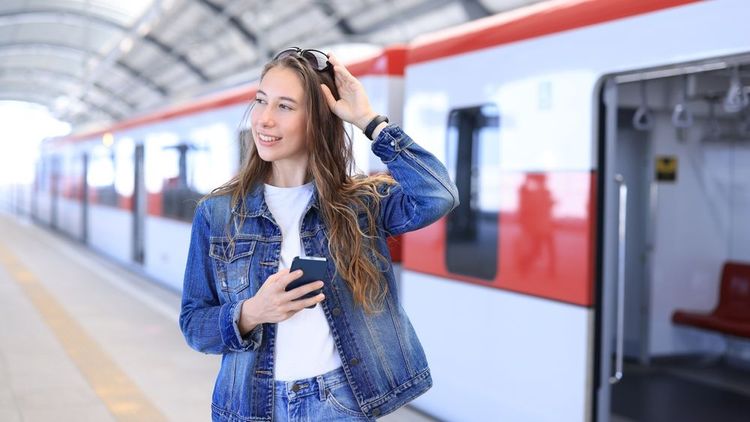Tictactrip propose indifféremment des transports en train, bus ou voiture (covoiturage)