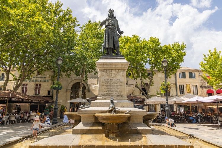 Place Saint-Louis, igues-Mortes