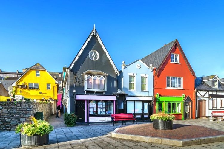 Petit square aux maisons bourgeoises à Kinsale
