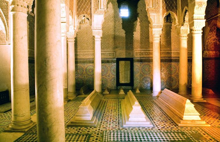 La **Chambre aux douze colonnes" dans le mausolée du sultan Ahmed al-Mansour