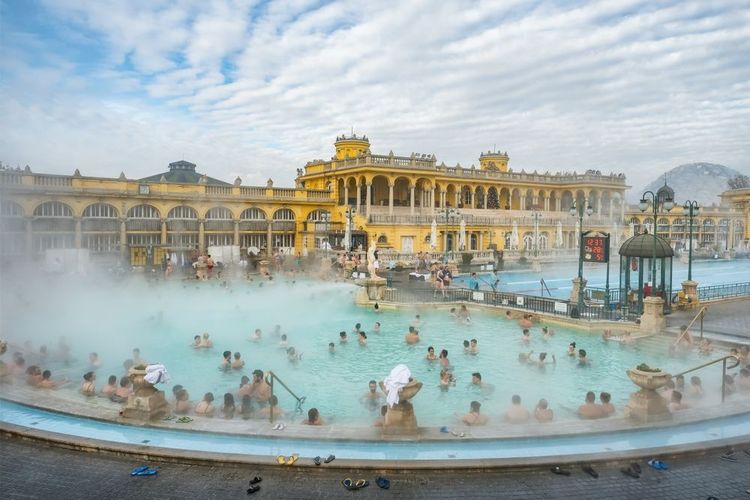  Bains de Szechenyi à Budapest en Hongrie
