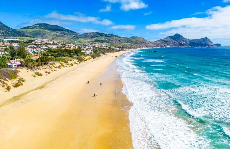 Plage de Porto Santo à Vila Baleira, sur l'île de Porto Santo