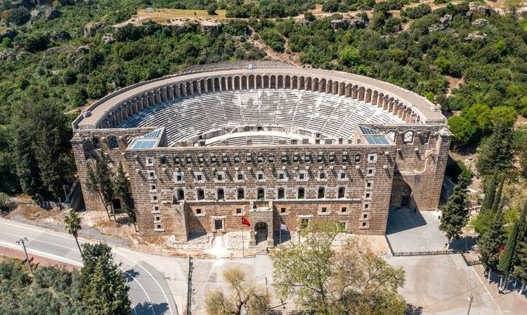 Aspendos s'impose dans la campagne turque