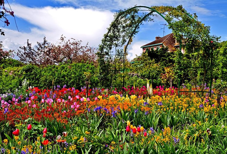 Giverny, les jardins et la maison du peintre Claude Monet