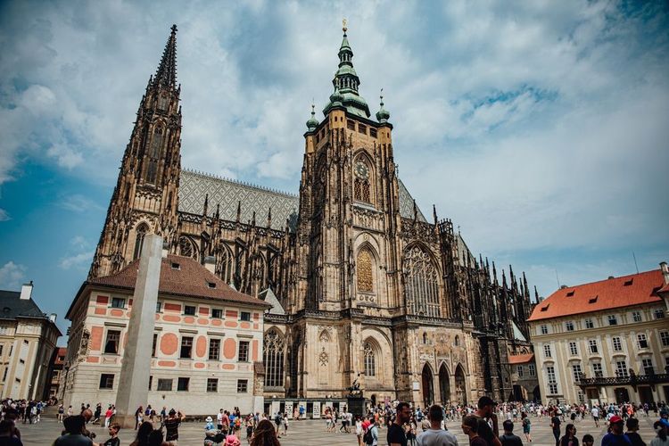 Visiter le Château et la Cathédrale St Guy pour une immersion royale