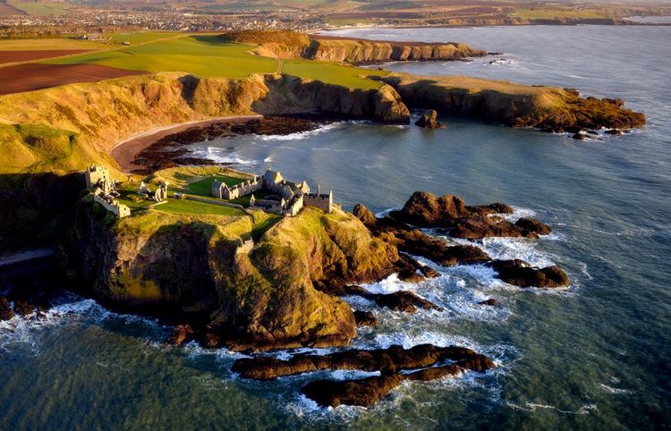 Vue aérienne sur le château de Dunnottar, Ecosse.