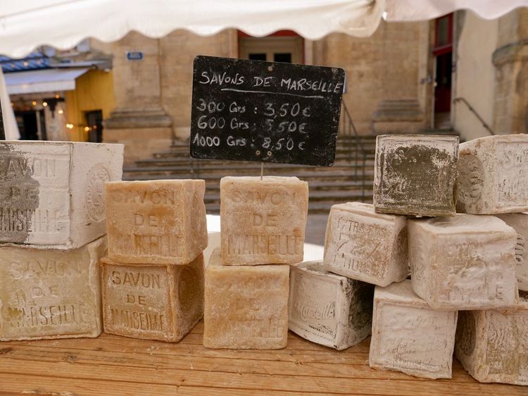 Assortiment de savons de Marseille.