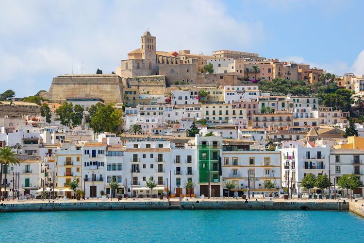 vieille ville d'Ibiza dans les Baléares, Espagne