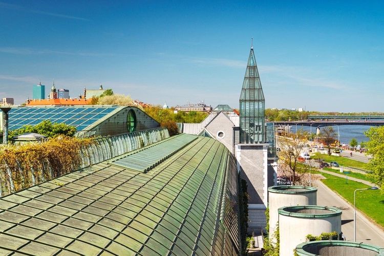 Vue sur Varsovie et la rivière Wisła depuis le toit de la Bibliothèque Universitaire