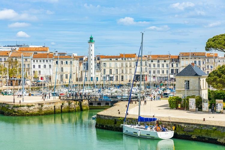 Le Vieux-Port de La Rochelle et le phare.