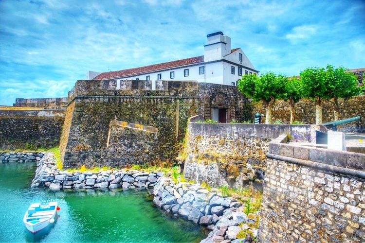 Le fort vu depuis le port de Sao Bras