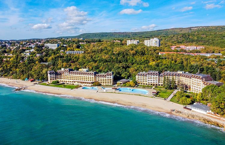 Resort, piscine, plage et baignade aux Golden Sands