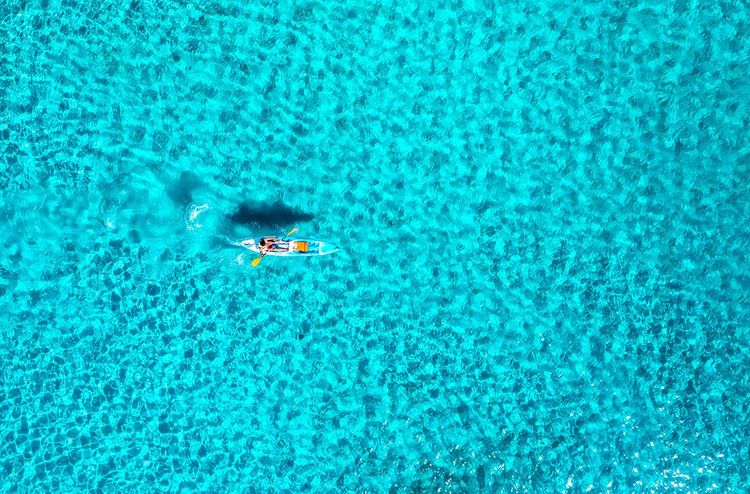 Kayak dans un lagon... le rêve