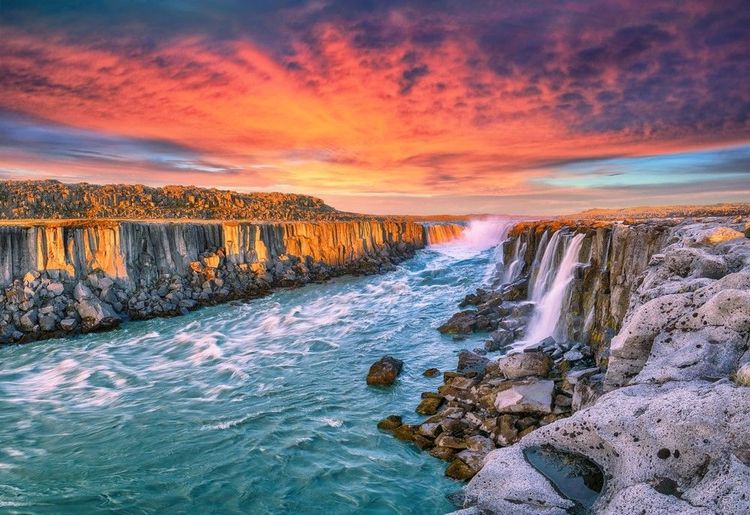  Les chutes Selfoss, dans le parc national de Vatnajokull National