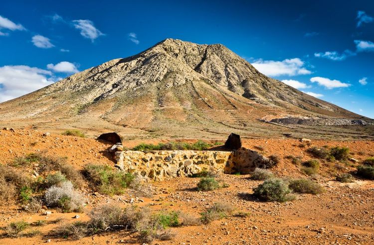 Le volcan Tindaya mountain, à Fuerteventura.